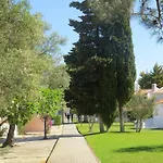 Algarve Gardens 3* אלבופיירה