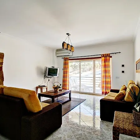 Algarve Gardens מלון דירות אלבופיירה