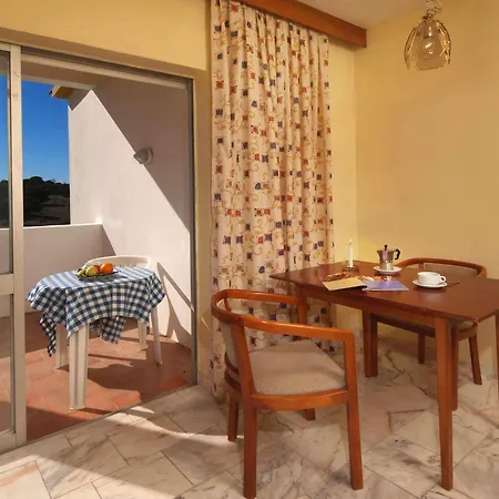 Algarve Gardens 3* אלבופיירה