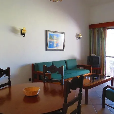 Algarve Gardens מלון דירות אלבופיירה
