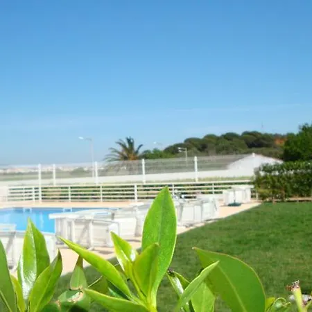 Algarve Gardens מלון דירות אלבופיירה